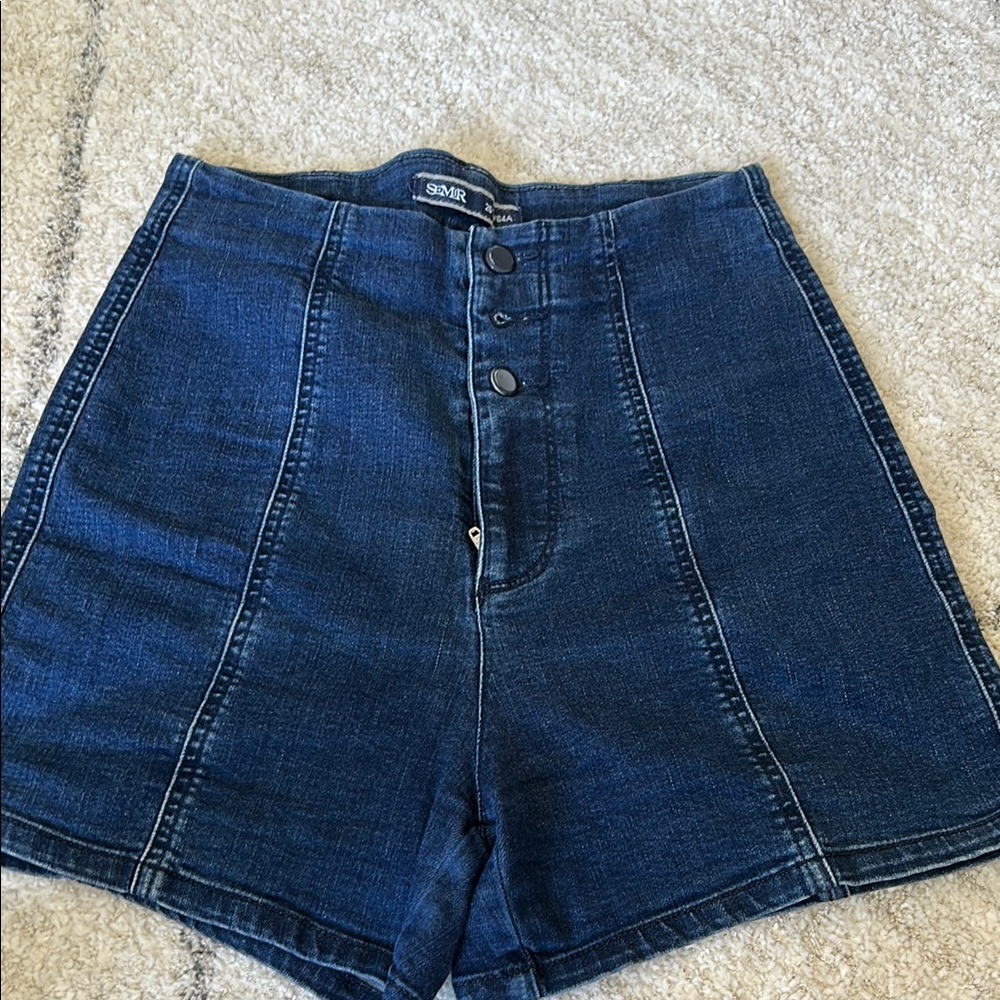 Blue Jean Shorts with Mid-Thigh Length and Classic Design